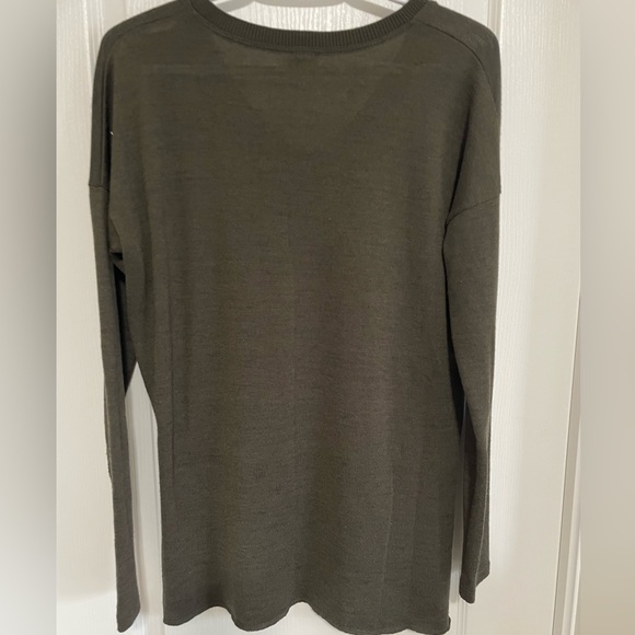 Aritzia Too - Picture 2 of 4